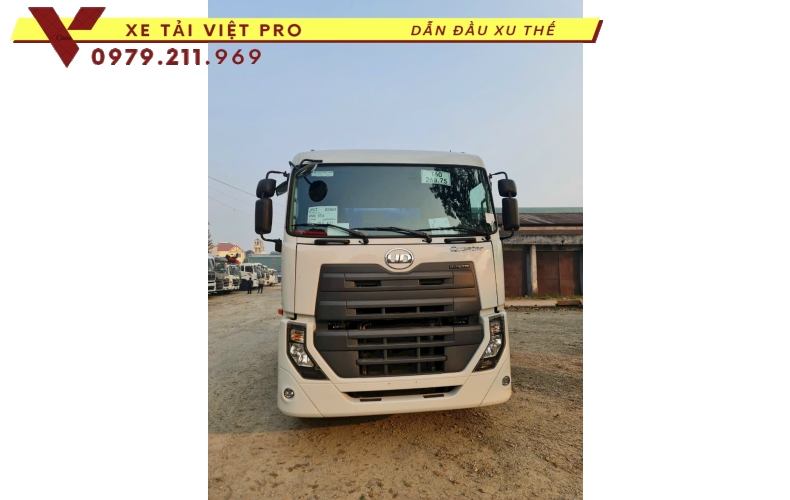 Xe UD trucks 4 chân téc chở xăng dầu - Giá bán và thông số xe