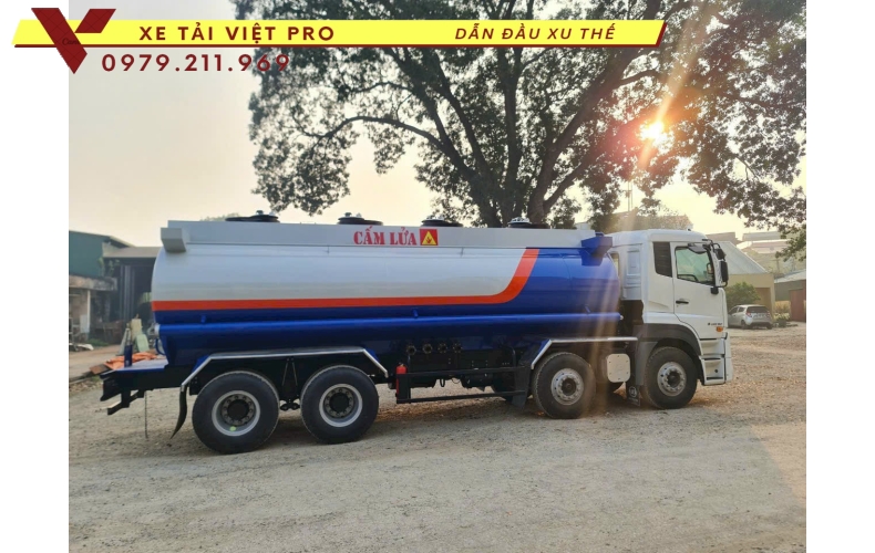 Xe UD trucks 4 chân téc chở xăng dầu - Giá bán và thông số xe