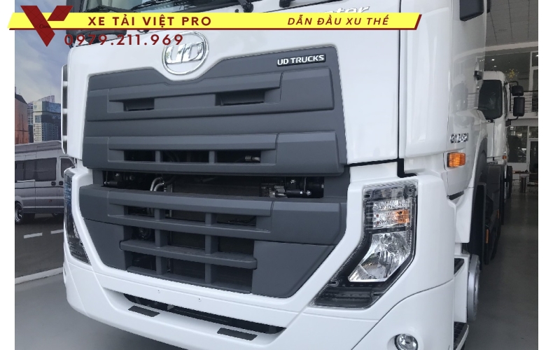 Xe UD trucks 4 chân téc chở xăng dầu - Giá bán và thông số xe