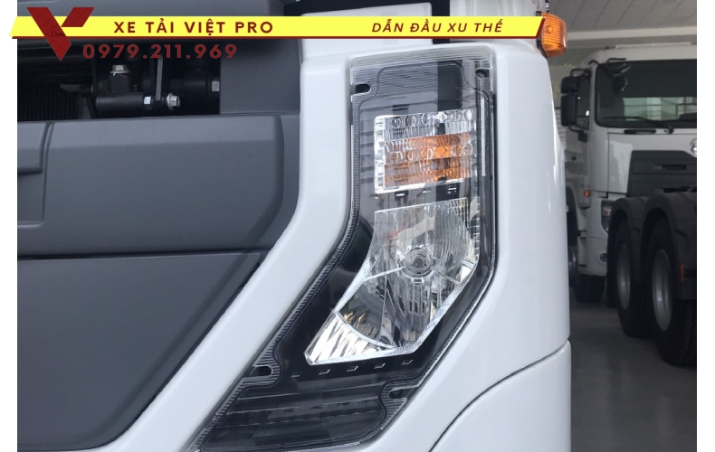 Xe UD trucks 4 chân téc chở xăng dầu - Giá bán và thông số xe