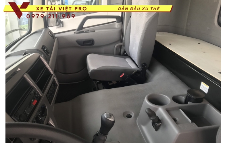 Xe UD trucks 4 chân téc chở xăng dầu - Giá bán và thông số xe