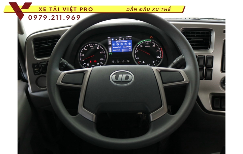 Xe UD trucks 4 chân téc chở xăng dầu - Giá bán và thông số xe