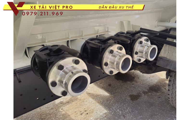 Xe Howo téc chở xăng dầu 12 khối