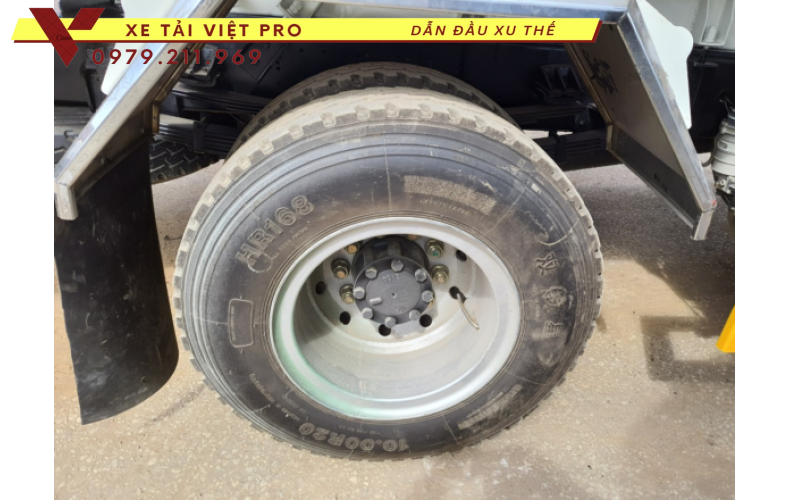 Xe Howo téc chở xăng dầu 12 khối