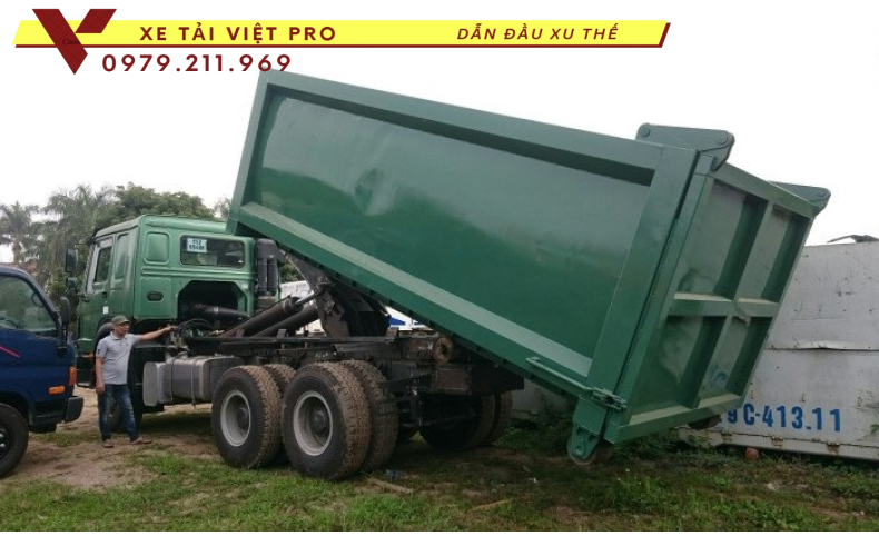 Howo chở rác thùng rời 20 khối