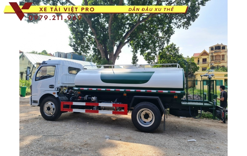 Giá xe Dongfeng D7 téc nước 6 khối nhập khẩu mới nhất