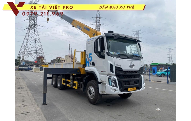 Xe Tải Chenglong 3 Chân Gắn Cẩu 6.3 Tấn