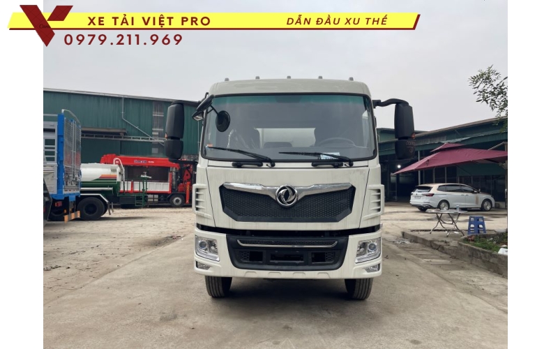 Xe Tải Dongfeng 4 Chân Téc Dầu 24 Khối Màu Trắng