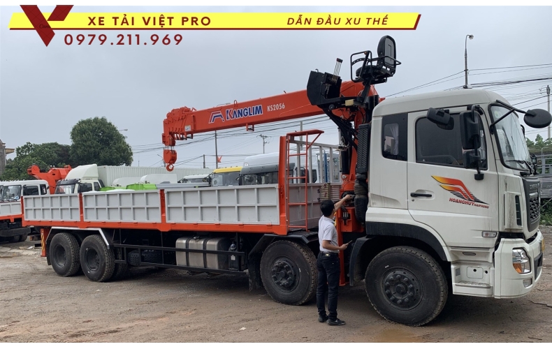Xe Dongfeng 4 chân gắn cẩu kanglim 8 tấn