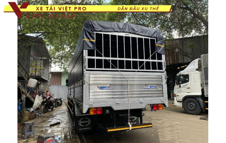 Báo giá xe Hino FG thùng mui bạt mới nhất năm 2024