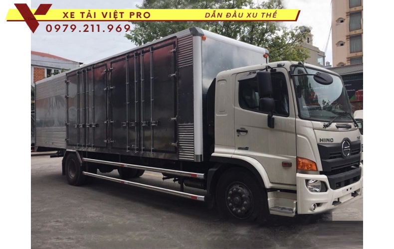Báo giá xe tải Hino FL thùng kín mới nhất năm 2024