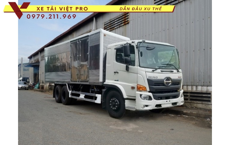 Báo giá xe tải Hino FL thùng kín mới nhất năm 2024