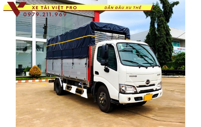 Báo giá Hino XZU 720l thùng mui bạt