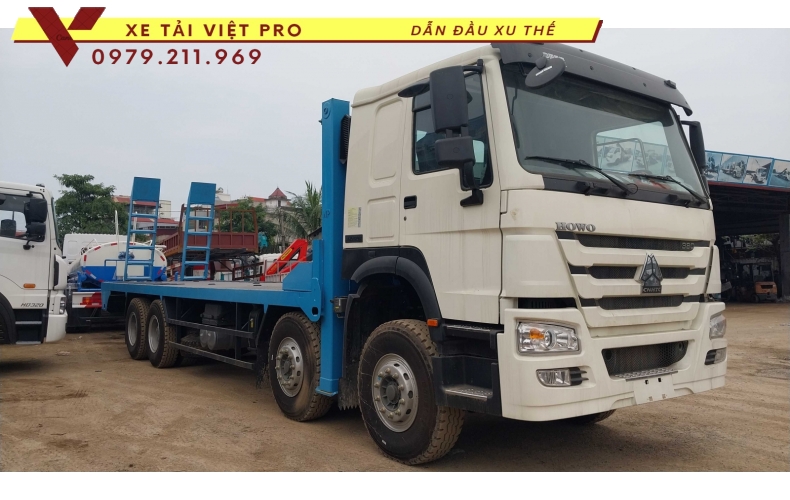 Có nên lựa chọn xe Howo 4 chân nâng đầu chở máy công trình không?