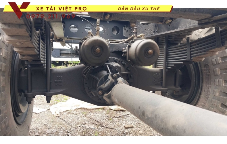 Báo giá mới nhất Xe tải Chenglong 3 chân téc chở nước