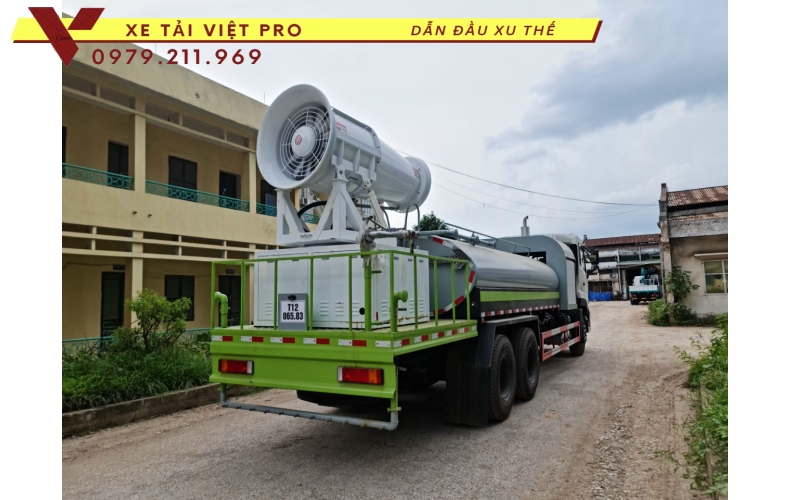 Dongfeng 3c chở nước phun sương giải pháp dập bụi nhanh
